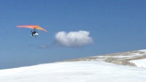 Дельталет над горами Кавказа.  Motor-hang gliderover the Caucasus mountains