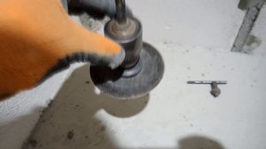Как быстро опустить канализационный стояк без участия соседей