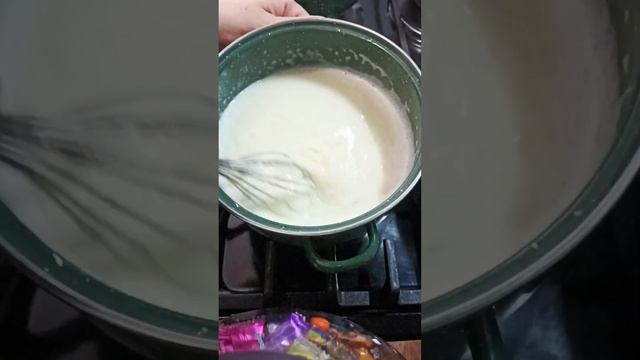 Эклеровая башня. Самые обычные эклеры самом необычном виде. Էկլերից բուրգ