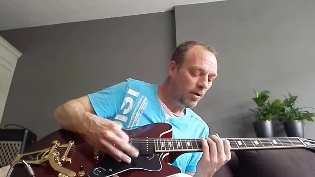 Epiphone Riviera Custom P93 смотреть онлайн