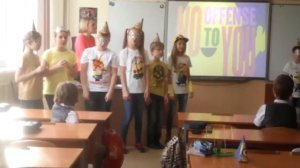 Наш класс поёт песню Happy на день науки