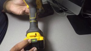 THE BIGGEST CORDLESS IMPACT WRENCH!! DCF899B (DEWALT 20V MAX XR)