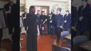 Танцует руководитель Гаат"Кабардинка" Игорь Атабиев