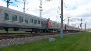 ЭП1М-494 с пассажирским поездом Санкт Петербург-Махачкала прибывает на ст.Невинномыская.