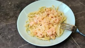 Паста с креветками в сметанном соусе / Макароны с креветками