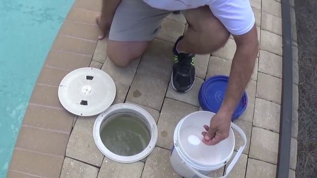 How To Add Cyanuric Acid (Stabilizer) To The Pool | By Waterdrop Pools (Naples, Florida) смотреть онлайн