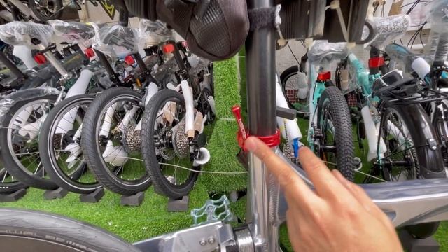 YouTube Birdy3 Standard 大改CARBONICIAN 20吋 CARBON三刀啤呤軨+ONE呔，RIDEA 54T 氣動橢餅+ BB+CARBON前後避震+頭柱蓋+ 腳撐 смотреть онлайн