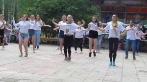 Танец вожатых под песню "Круче всех"