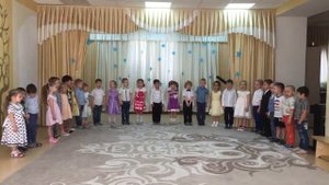 Песня "Очень любим Родину" средняя группа