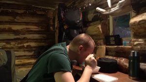 A MAN SURVIVES AN EXTREMELY COLD NIGHT IN A COZY LOG CABIN. CABIN LIFE.