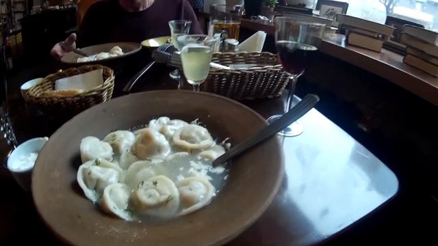 Красноярск 2019. Кафе Типичная Пельменная Мира 109. Основное блюдо. смотреть онлайн