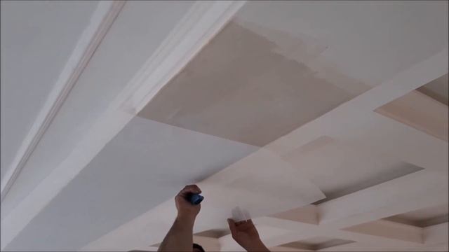 Поклейка стеклохолста на потолок.Как наклеить паутинку? смотреть онлайн