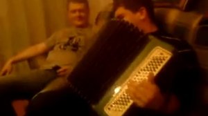 Preparty: Алеша жарит на баяне