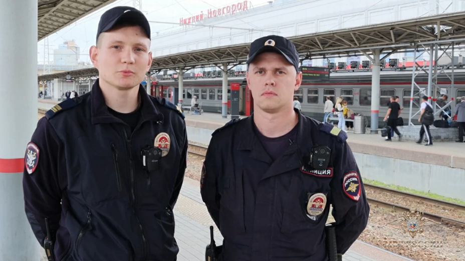 Сотрудники транспортной полиции спасли мужчину, находящегося в состоянии клинической смерти