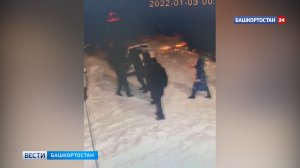 Драка клиентов кафе с владельцем заведения в Башкирии попала на видео