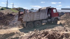 Погрузка самосвала TATRA вездеход гусеничный экскаватор HYUNDAI 250 LC7 ООО "АртехСпецСтрой" ООО АС