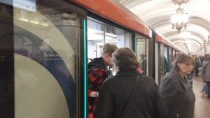 Электропоезд МОСКВА-2020 на станции Комсомольская