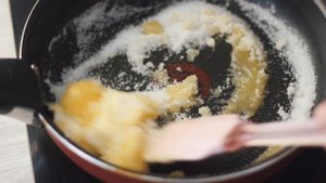 Песочный ПИРОГ с карамелизированными ЯБЛОКАМИ | Лучше, чем шарлотка!