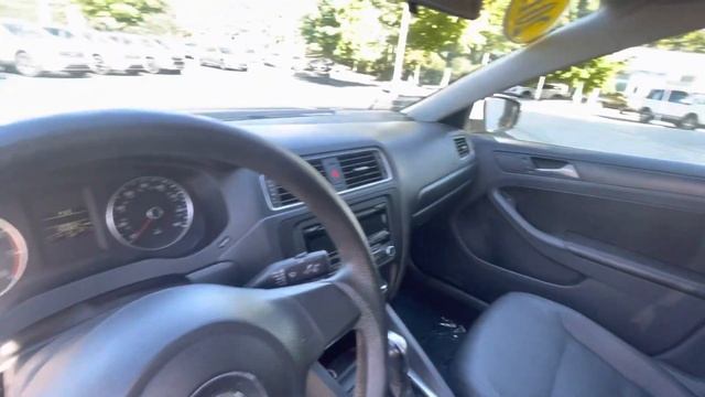 2012 Volkswagen Jetta SE walk around video смотреть онлайн