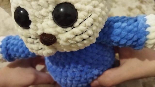 Котёнок крючком из плюшевой пряжи.