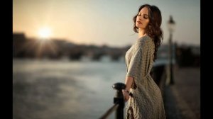Белая ночь опустилась как облако - музыка и красивые девушки
