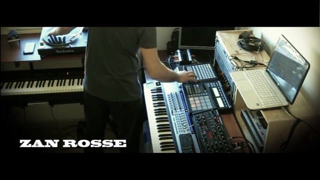 Live Jam Improvised Electronic 001 (looping with Ableton live) смотреть онлайн