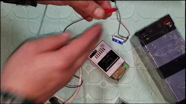 Простейшая зарядка для 12v  аккумуляторов.
