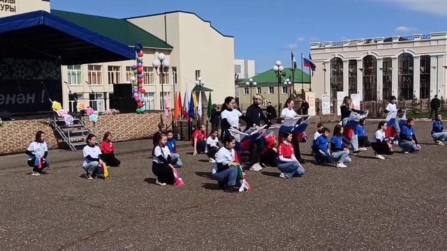 Родина моя. Я ты он она. Танец с флагами. Флешмоб смотреть онлайн