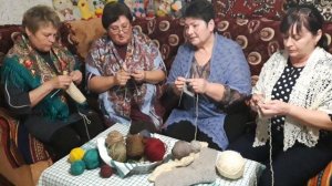 С теплом и любовью. Вяжем солдатам.