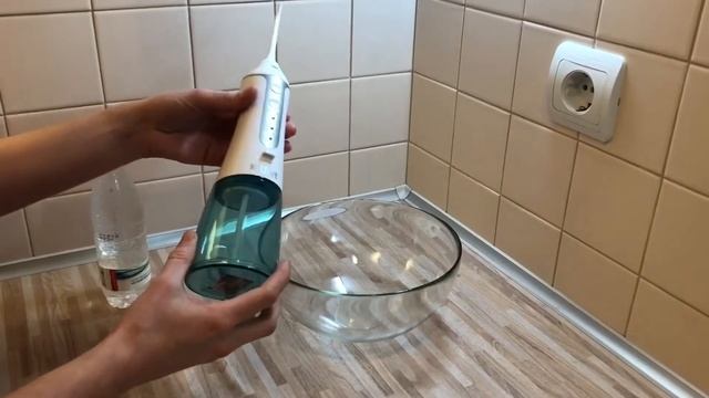 Яркий и удобный помощник для ухода за полостью рта: видеообзор ирригатора Kitfort KT-2902 смотреть онлайн