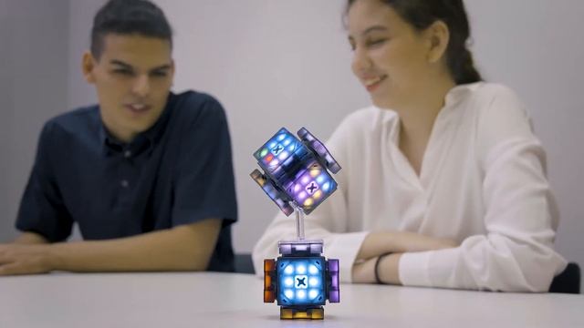 13 Double Cubes with Stand смотреть онлайн