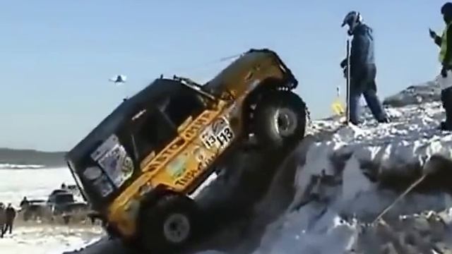 УАЗ ВСТАЕТ НА ДЫБЫ ДЖИП ТРИАЛ Offroading смотреть онлайн