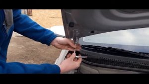 Установка упора амортизатора капота Hyundai Solaris 2