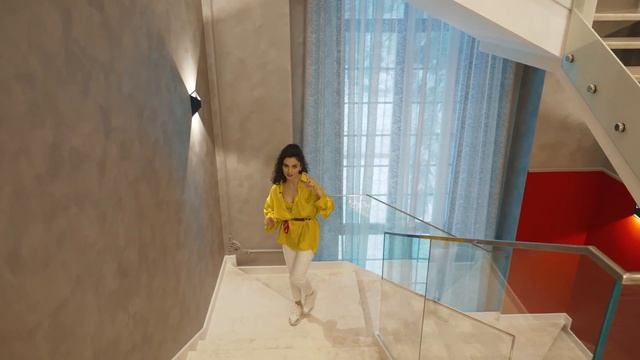 НОВЫЙ ЯРКИЙ ОСОБНЯК СО СПА В ЛЕСУ ЗА 650 МЛН ₽ // Обзор дома в коттеджном поселке ДОВИЛЬ смотреть онлайн