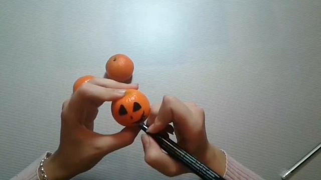 ?HELLOWEN DIY ?| Готовимся к Хеллоуину? | УКРАШАЕМ КОМНАТУ? смотреть онлайн