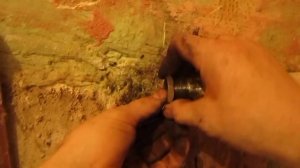 Закрутить шаровый кран на трубу.