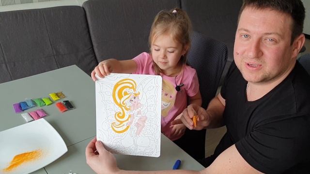 Рисуем картину цветным песком. Рисование для детей. Детское творчество. смотреть онлайн