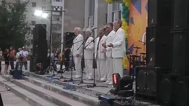 Песню "Бесаме мучо" исполняет народный ансамбль "Обрий",рук.-Борис Малышев смотреть онлайн