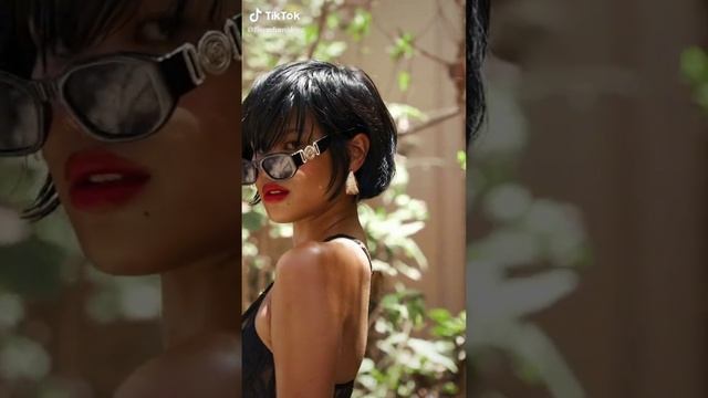 Порно сайтқа кірушілердің әйел фотосуреттері Катя Сумбукамен жыныстық қатынас