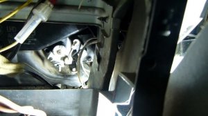 Mitsubishi Carisma не греет климат Лечим