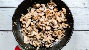 Салат из свеклы и шампиньонов