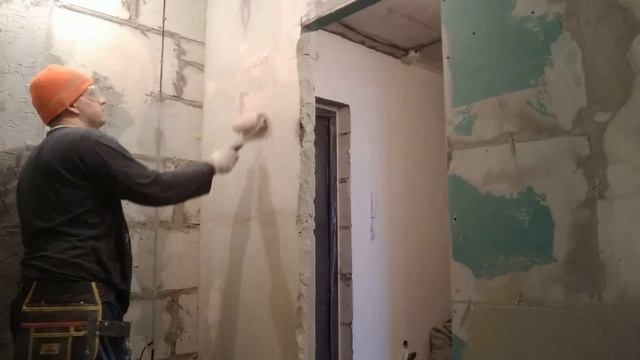 Грунтовка стен из пазогребневых блоков бетоноконтактом под облицовку керамической пликой смотреть онлайн