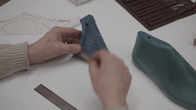 УРОК 2 - КЕДЫ. ПОСТРОЕНИЕ ЧЕРТЕЖА МОДЕЛИ ОБУВИ - Adidas bundeswehr. Ручное изготовление обуви. смотреть онлайн