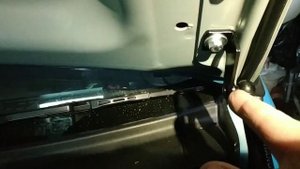 suzuki hustler установка газовых упоров на капот