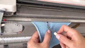 Косичка на вязальной машине _ короткое видео