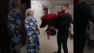 АСХАБ ТАМАЕВ. Маму цветы подарил