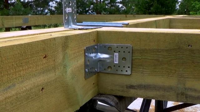 СТРОИТЕЛЬСТВО каркасного дома в одного. Обвязка свай пакетом из досок. Самый надежный метод. смотреть онлайн