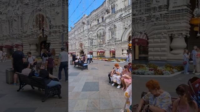Никольская улица находится рядом с Кремлем вдоль ГУМа, можно сказать мини Арбат, магазинчики, кафе