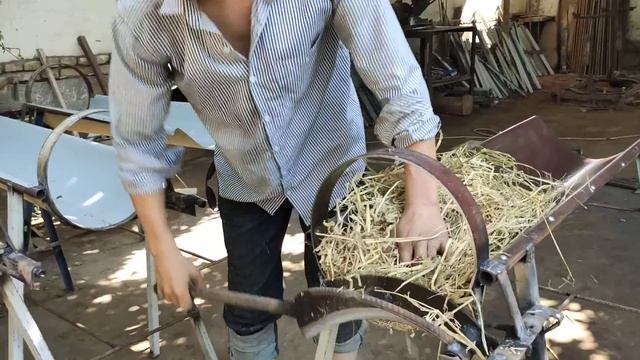 Чорва учун, қўлбола усулда тайёрланган Ўт-Хашак майдалагич яъни "ЖОДИ" анжомлари сотилади.990339453