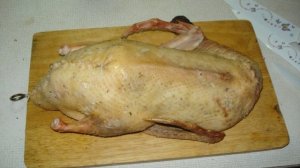 Индоутка с яблоками в рукаве